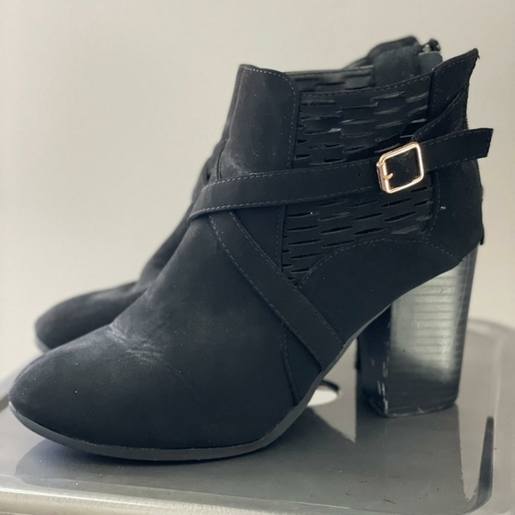 Shoes - Black Ankle Bootie -- 9